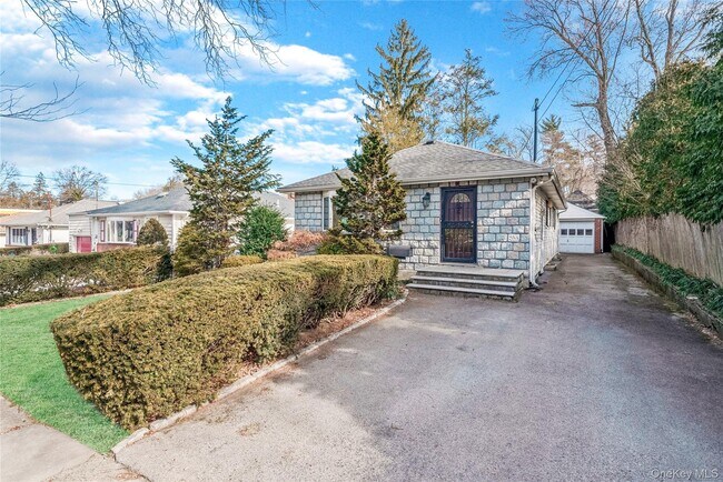 Photo - 45 21 Iris Ln