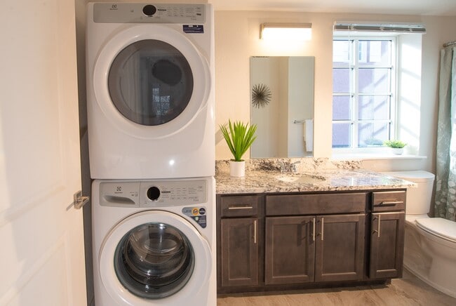 Photo - 891 Exchange