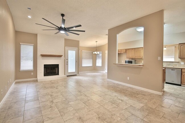 Photo - 13301 Tamayo Dr