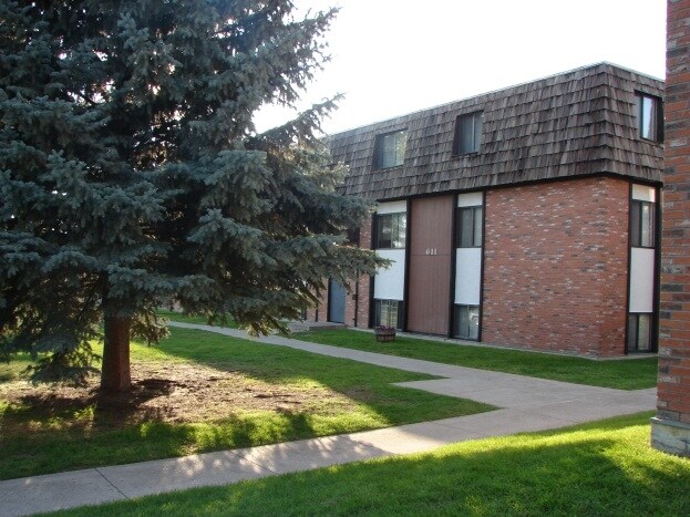 The Elmwoods - The Elmwoods Apartments