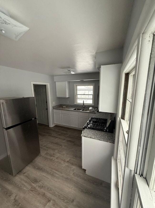 Photo - 4 Bedroom / 1 Bathroom House