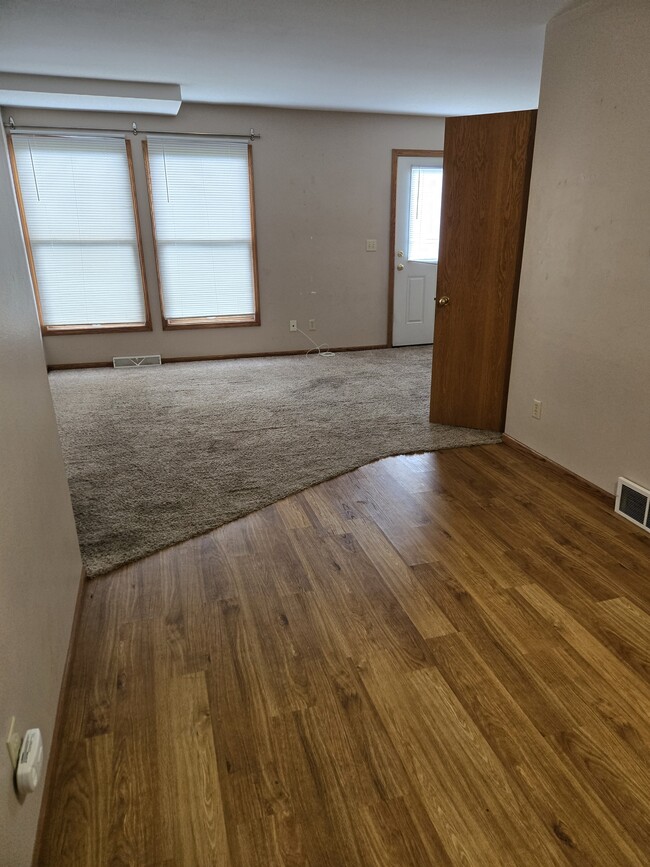 Photo - 2143 Hummingbird Dr