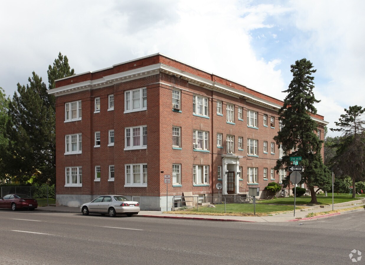 Photo - 203 Eden St N