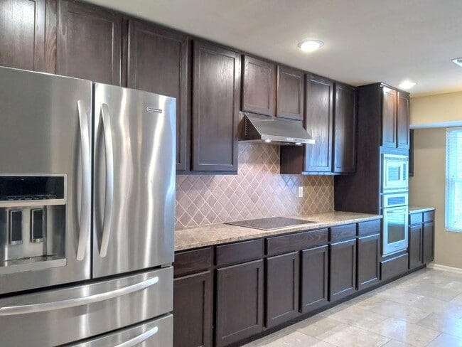 Photo - *COMING SOON* Exquisite Estate Living in Prestigious Hollywood Park With Outdoor Kitchen!