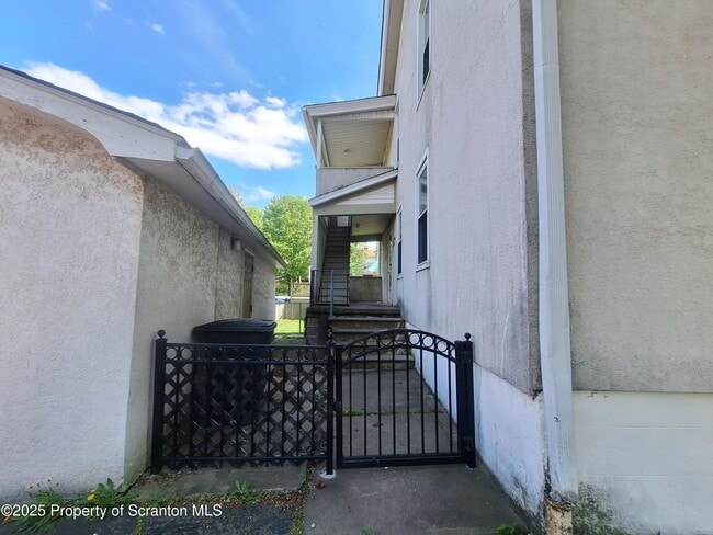 Photo - 234 E Drinker St