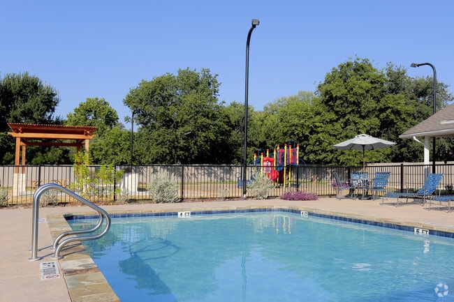 Photo - The Preston Apartments