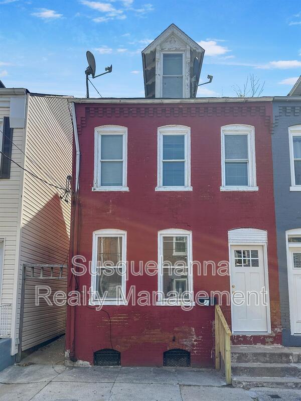 Building Photo - 537 Woodward St