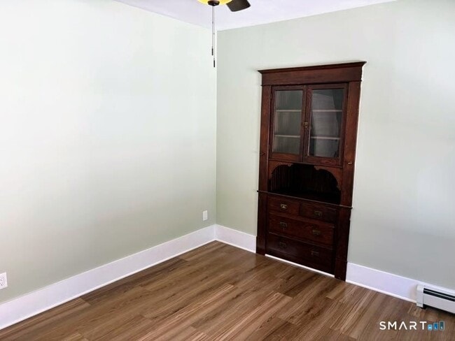 Photo - 61 Main St Unidad B