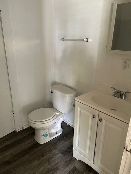Photo - 341 12th St NE
