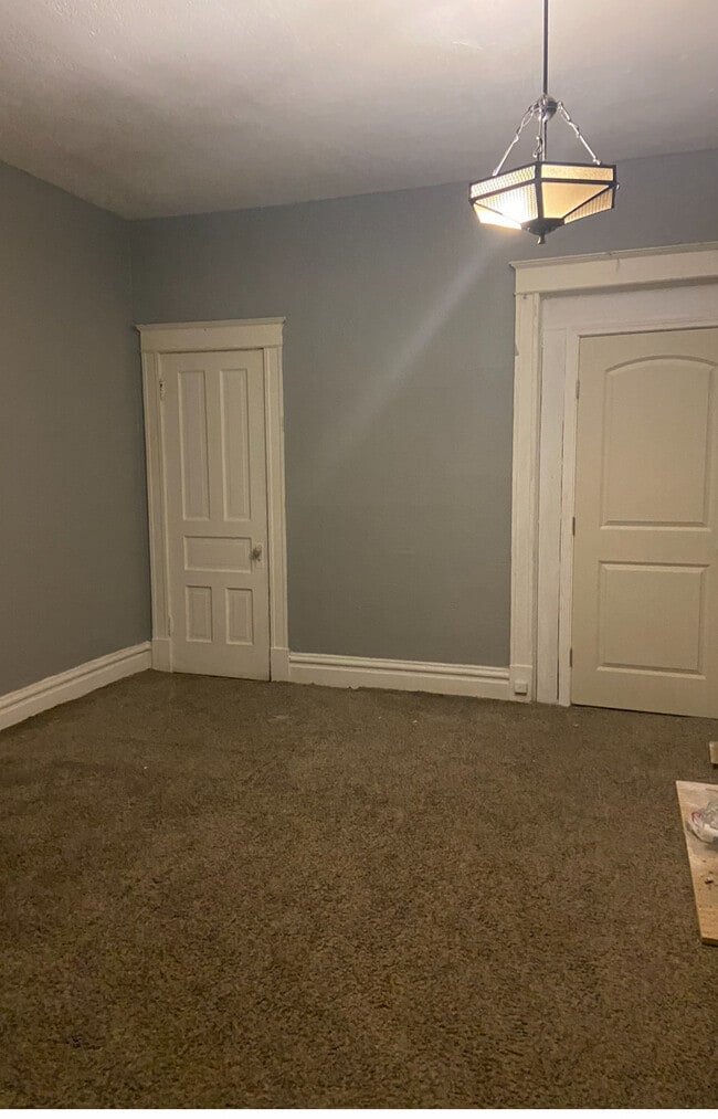 Building Photo - 3965 N 21st St Unit 1st floor