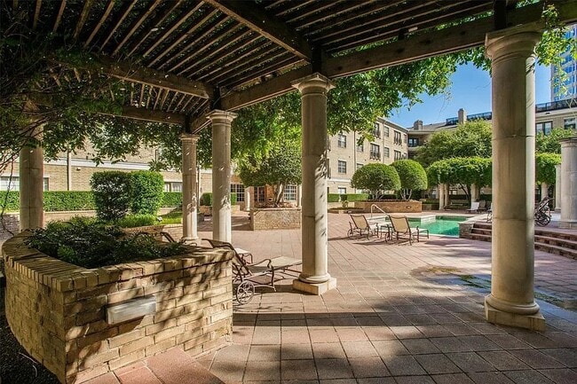 Building Photo - 3400 Welborn St Unit 215