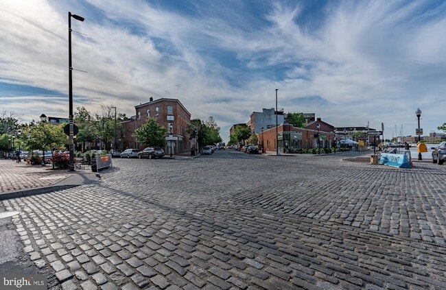 Photo - 838 S Bond St