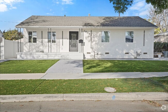 Building Photo - 1239 N Reese Pl Rental