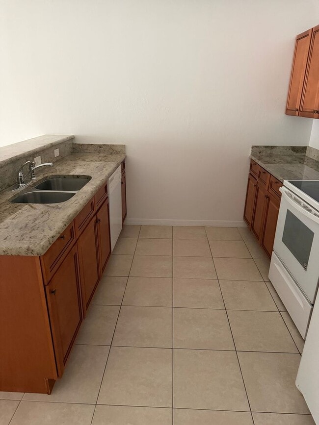 842 SW 39th Terrace