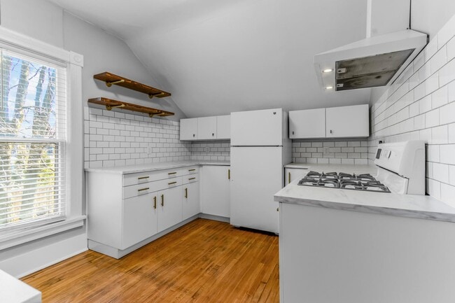 Photo - 240 Union Ave SE Unidad 2nd Floor