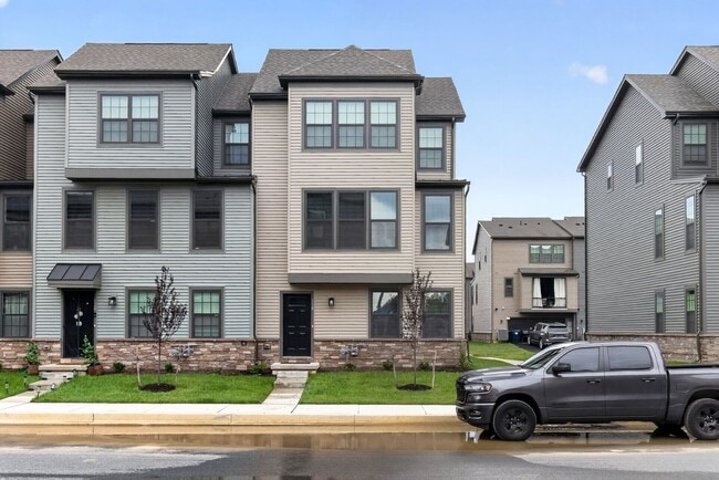 118 Emily Wy
