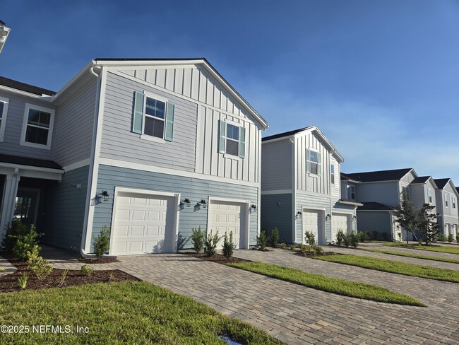 Photo - 203 Brandon Lks Dr