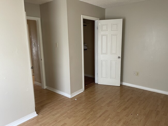 Photo - 3432 Yorkfield Dr