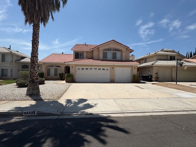 Building Photo - 14333 La Crescenta Ave