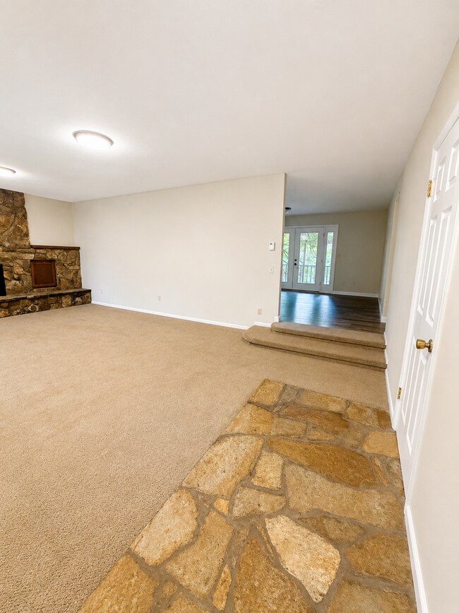Photo - Spacious Charming Home (duplex)