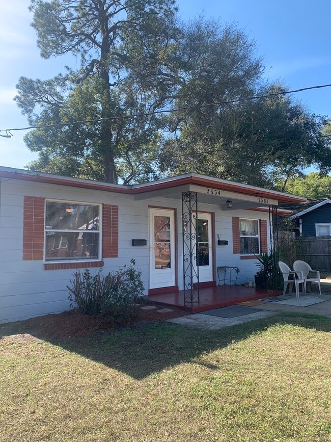 Building Photo - 2554 Ernest St Unit 2554