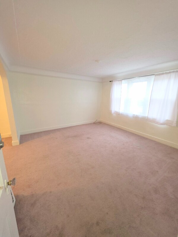 Photo - 2337 Burnside Ave Unidad 2337 Burnside Upper