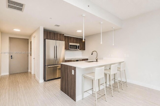 488 NE 18th St Unit 4406