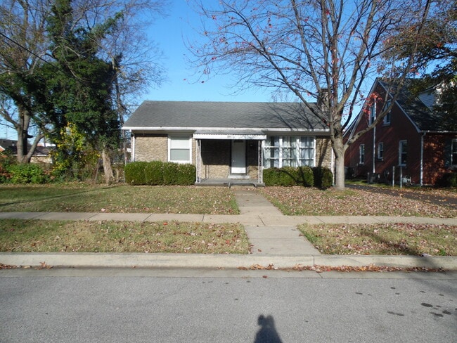 Building Photo - 801 Marcellus Dr