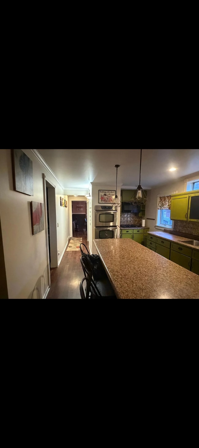 Photo - 28 N 7th Ave