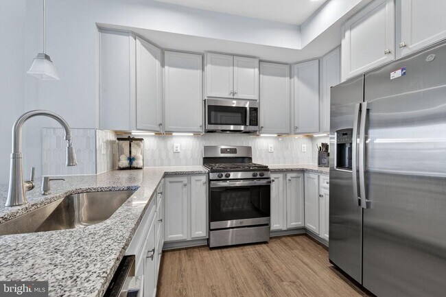 Photo - 100 Lawndale Dr