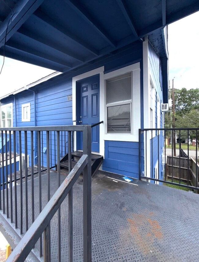 Photo - 7018 Avenue F Unidad 3