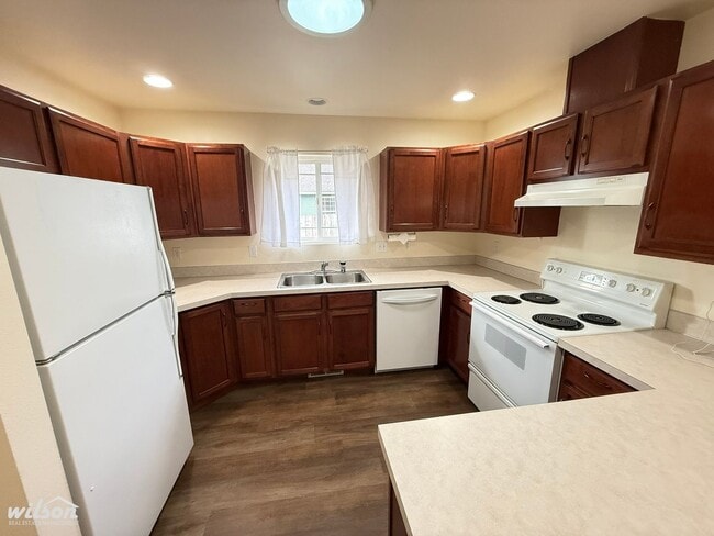 Photo - West Valley Rental – 2 Bed, 2 Bath, Large Living Area