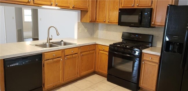 Photo - 808 David Curry Dr