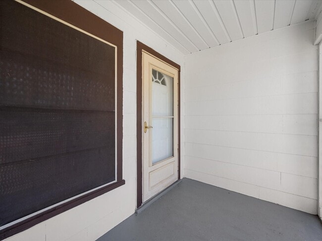 Photo - 208 N 7th St