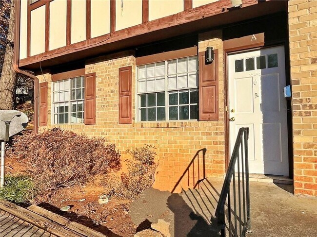 Photo - 2946 N Dekalb Dr