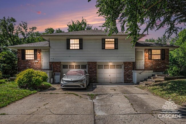 Photo - 414-414 SW Chicago St