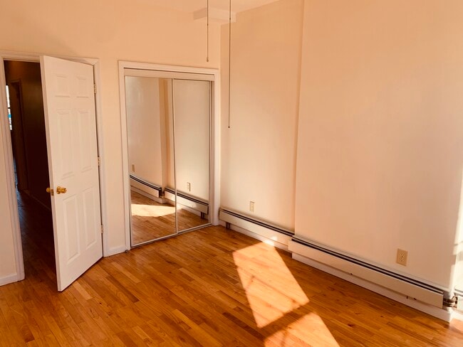 Photo - 450 GRAND St Unit 3