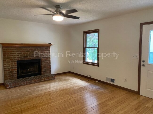 Photo - 4545 Bonneville Dr