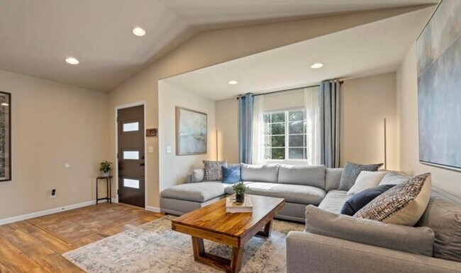 Photo - Beautiful 4 Bedroom in Loveland