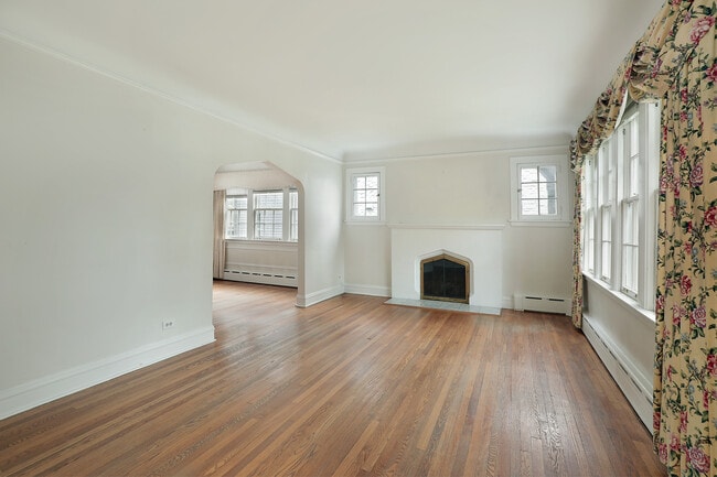 Photo - 651 Brier St