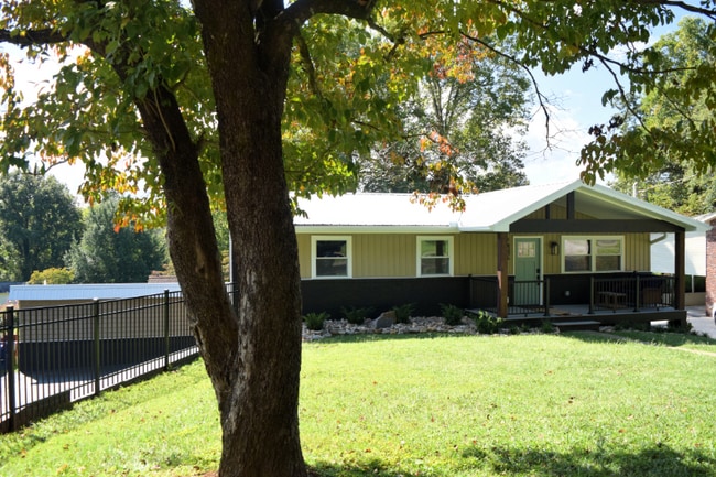 Photo - 1704 S Forest Dr