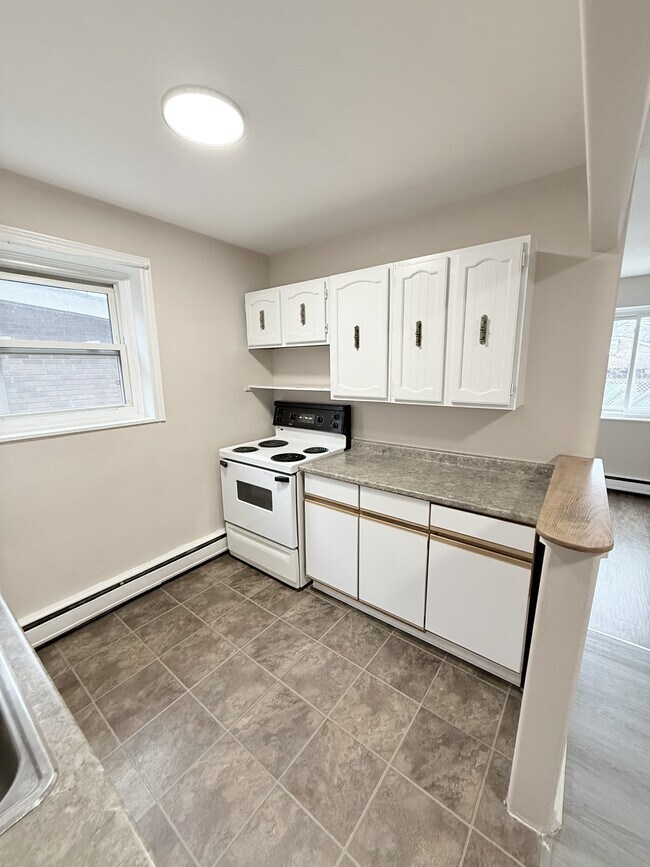Photo - 1590 Ouellette Ave Unit 202