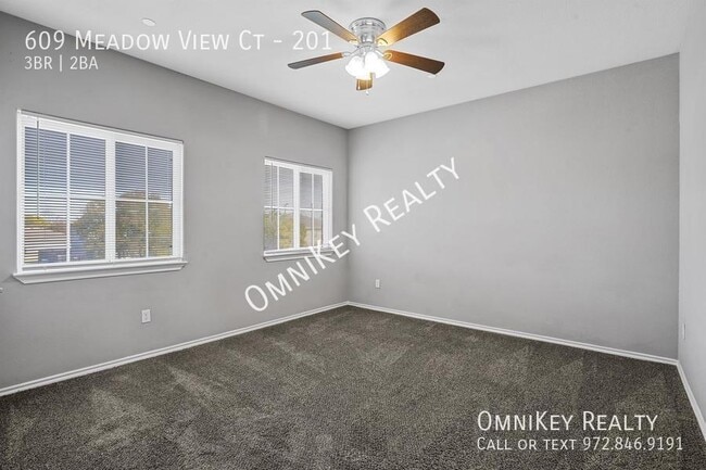 Photo - 609 Meadow View Ct Unidad 201