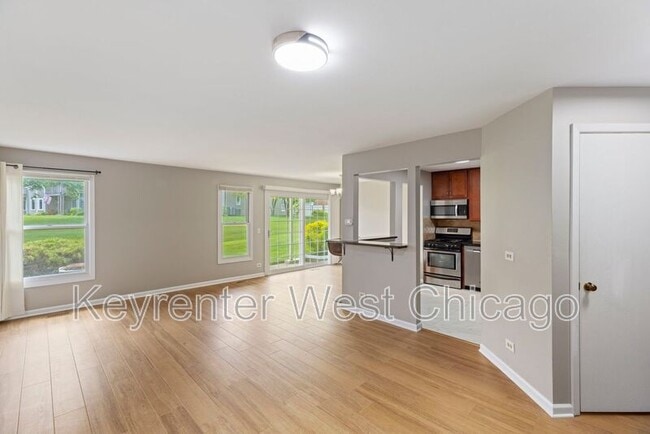 Photo - 1851 Fox Run Dr