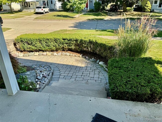 Photo - 2729 Kipling Ave