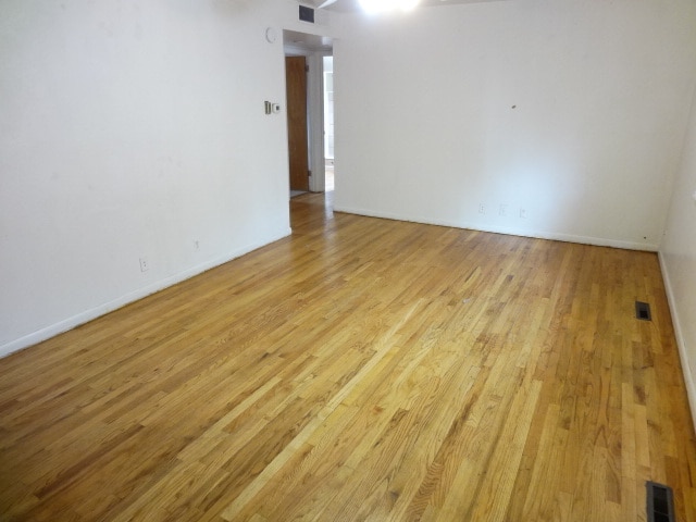 Photo - 1933 Oakwood Dr