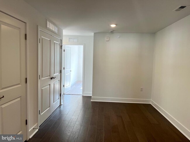 Photo - 119 Stoutsburg Blvd