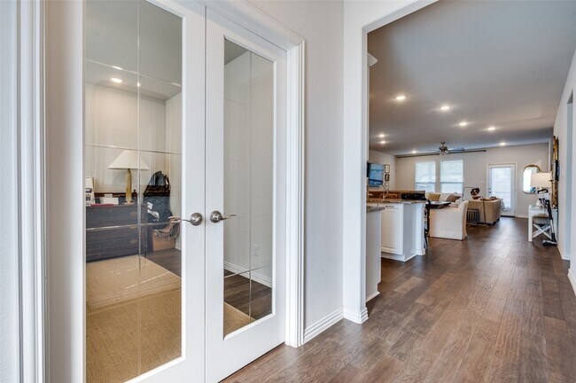 Photo - 3305 Ironstone Rd