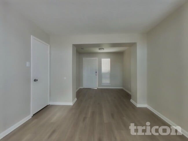 Photo - 14907 Englebrook Dr