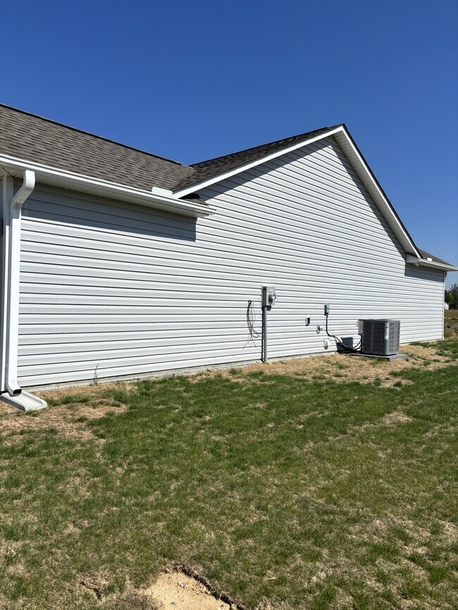 Photo - 100 Bradfield Cir